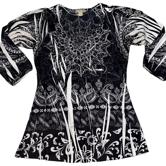 Ladies Energe medium black and white design short tunic,dress or top on most - Picture 6 of 15